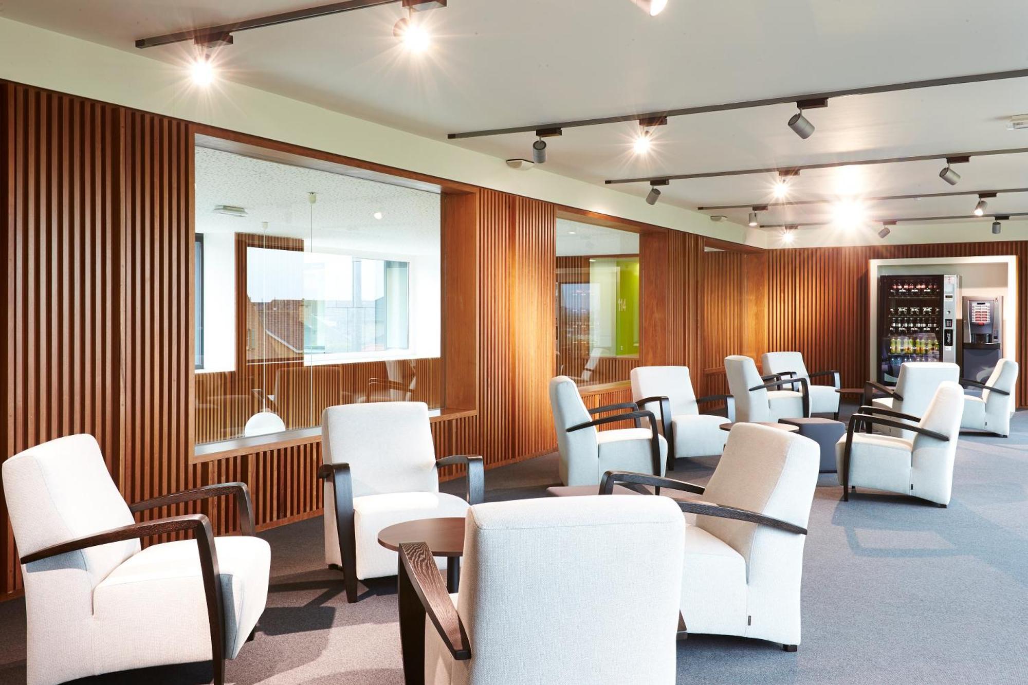 Hotel Middelpunt - Gratis Parking - Ontbijt Inbegrepen! Middelkerke Bagian luar foto