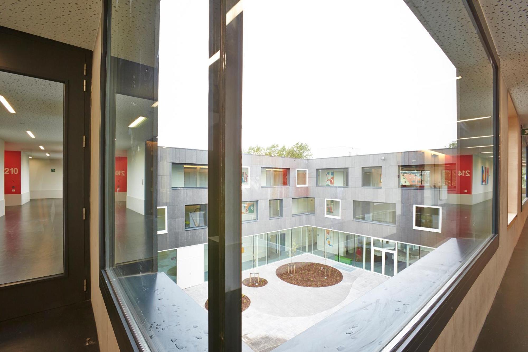 Hotel Middelpunt - Gratis Parking - Ontbijt Inbegrepen! Middelkerke Bagian luar foto