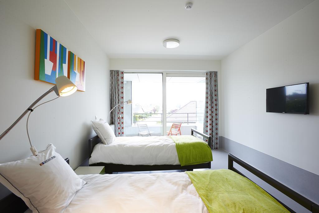 Hotel Middelpunt - Gratis Parking - Ontbijt Inbegrepen! Middelkerke Ruang foto