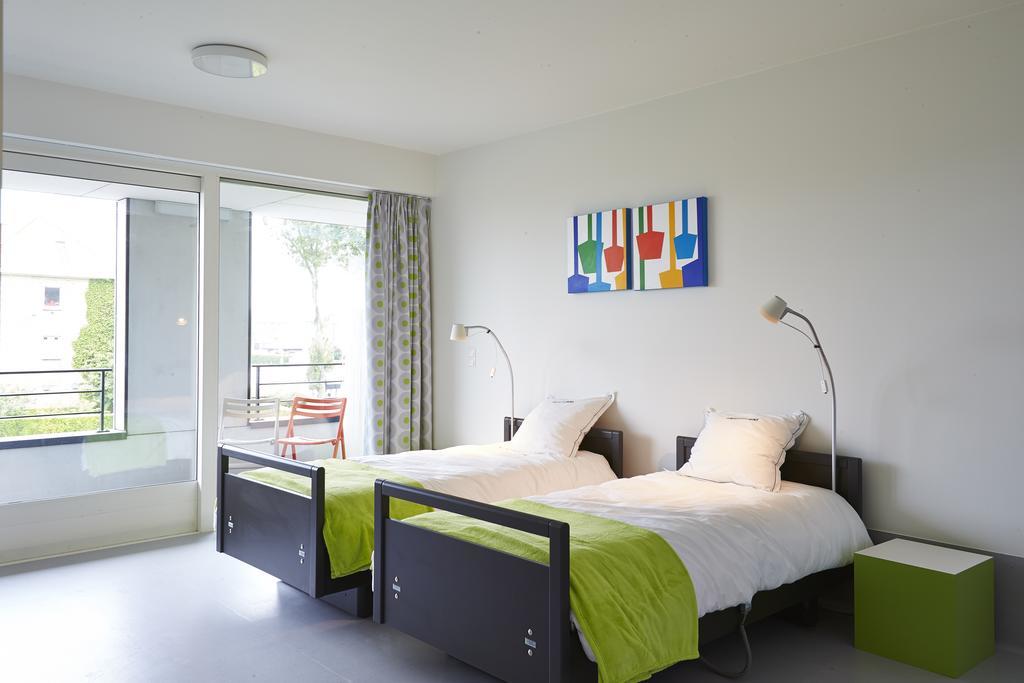 Hotel Middelpunt - Gratis Parking - Ontbijt Inbegrepen! Middelkerke Ruang foto