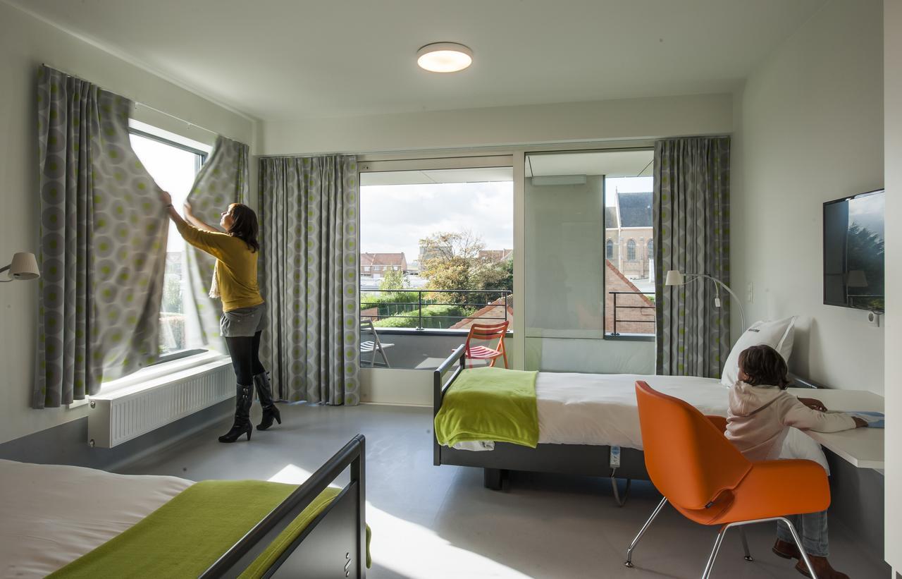 Hotel Middelpunt - Gratis Parking - Ontbijt Inbegrepen! Middelkerke Bagian luar foto
